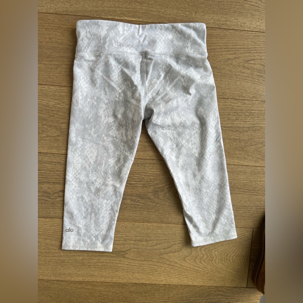 Alo yoga knee high leggings